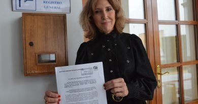 El PP logra que el Parlamento reclame al Gobierno la máxima rebaja fiscal para los agricultores del Poniente almeriense en 2025 El PP logra que el Parlamento reclame al Gobierno la máxima rebaja fiscal para los agricultores del Poniente almeriense en 2025