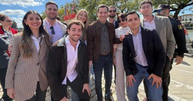 Juanma Moreno, a los jóvenes andaluces: «Estamos dispuestos a darlo todo para que tengáis un futuro mejor»