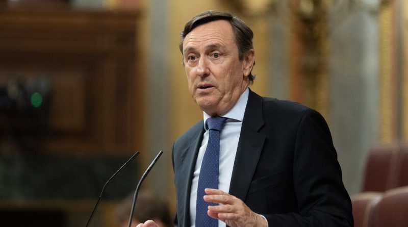 Rafael Hernando denuncia que la saturación de la red eléctrica lastra el desarrollo económico de la provincia de Almería