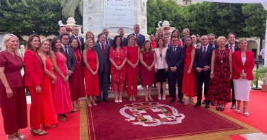 FOTONOTICIA: HOMENAJE A LOS COLORAOS