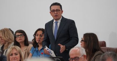 El PP denuncia las contradicciones del PSOE sobre el Algarrobico y reclama poner fin a un conflicto que ha dañado la imagen de Almería