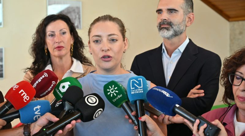 Ester Muñoz asegura que “Feijóo no va a abandonar Almería como ha hecho Sánchez durante los últimos años”